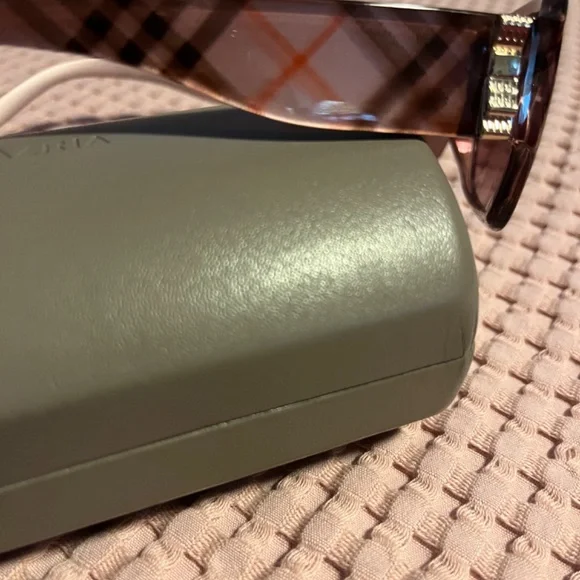 Sunglasses - Picture 5 of 5